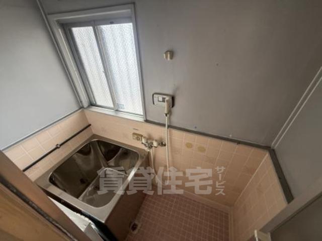 近鉄南大阪線 矢田駅 徒歩3分 2階建 築52年の風呂写真