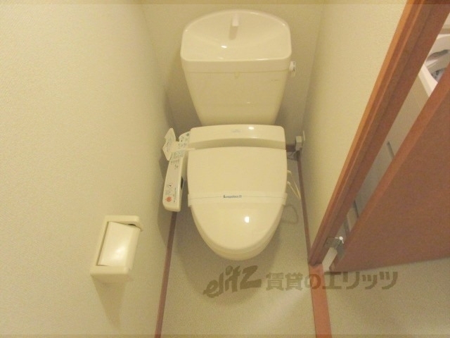 レオパレスファミリアのトイレ写真