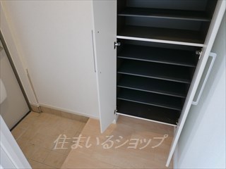 スターライズ可部南の玄関写真