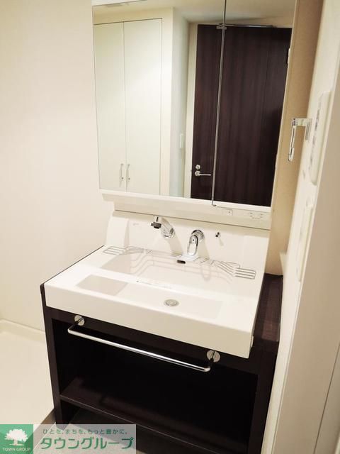 洗面設備　※写真は同タイプ住戸です。