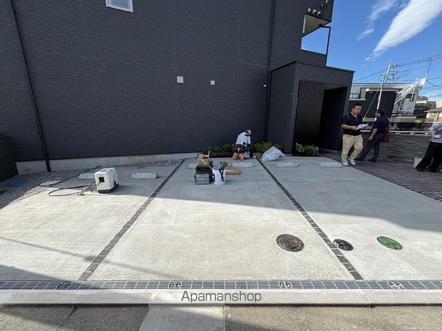 駐車場　駐車場