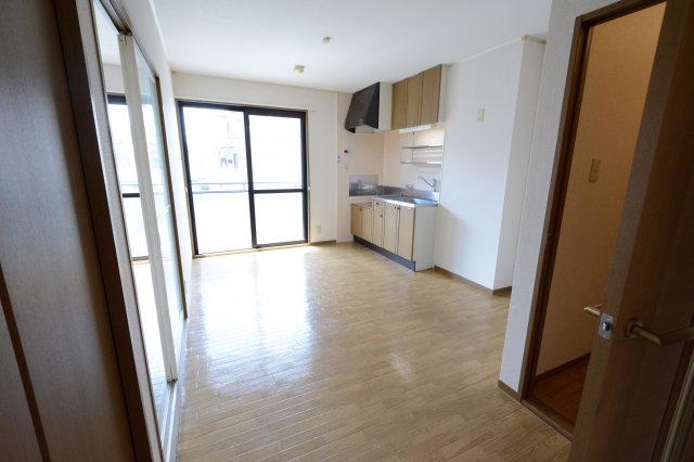 居室・リビング　角部屋住戸で過ごしやすく、おすすめです。