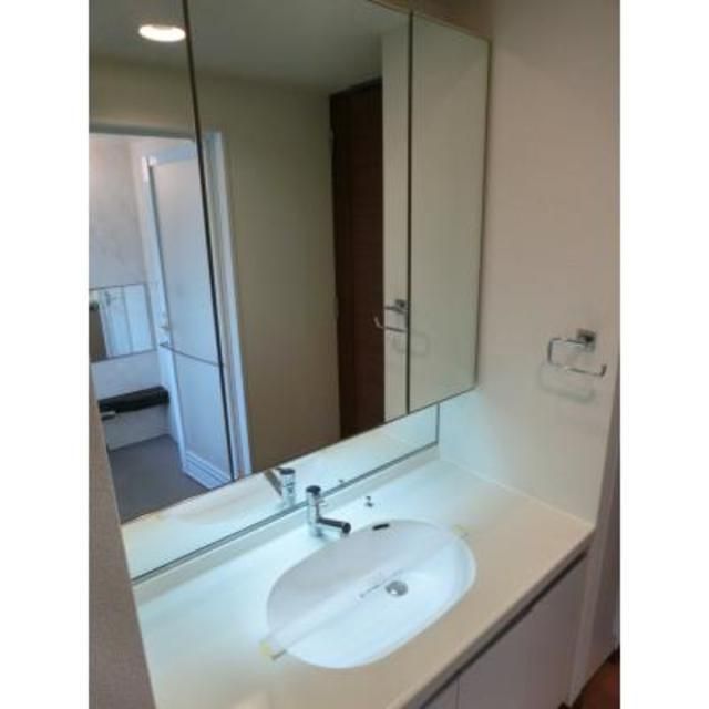 洗面設備　※写真は同タイプ住戸です。