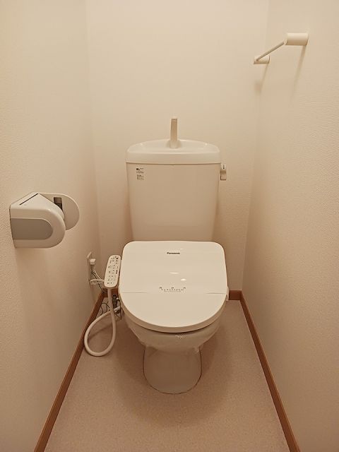 東武伊勢崎線 細谷駅 徒歩27分 2階建 築22年のトイレ写真