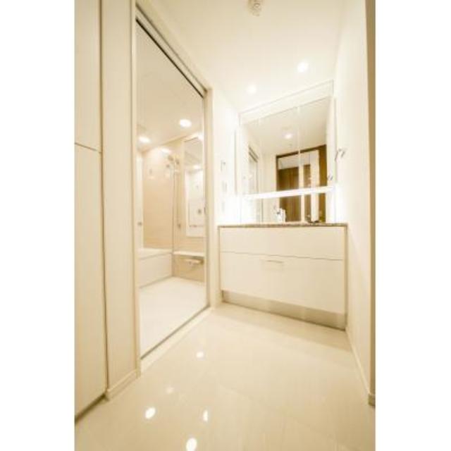 洗面設備　※写真は同タイプ住戸です。
