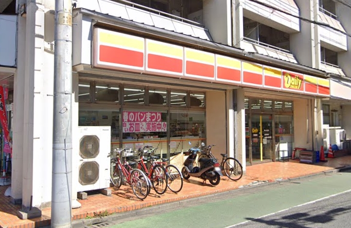 コンビニ　デイリーヤマザキ 宇都宮店（コンビニ）まで142m