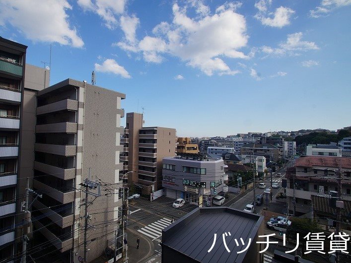 バルコニー　別号室タイプの為、現状を優先いたします