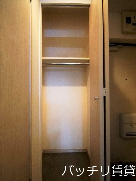 収納　別号室タイプの為、現状を優先いたします