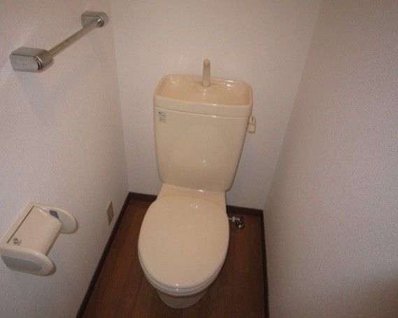 トイレ　参考写真：別部屋タイプ