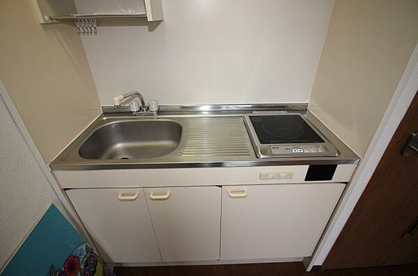 西鉄天神大牟田線 高宮駅 徒歩16分 4階建 築32年のキッチン写真