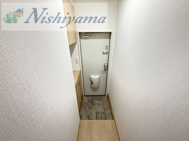 グランドゥール本町Aの玄関写真