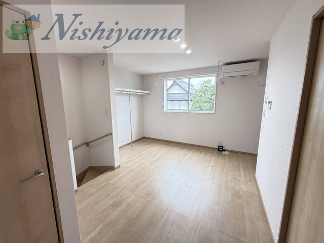 グランドゥール本町Aの居間写真