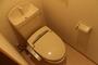 トイレ　温水シャワー付きトイレでいつでも快適です。