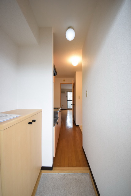 モア多摩の玄関写真