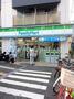 コンビニ　ファミリーマート 牛込柳町駅前店（コンビニ）まで367m