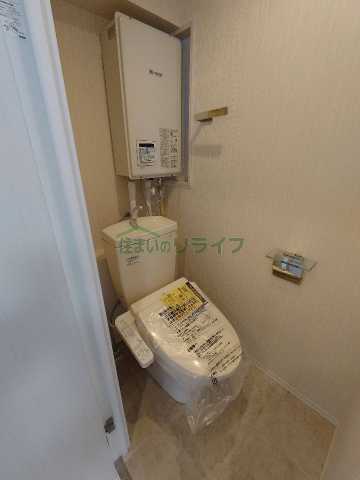 トイレ　別部屋の参考写真で御座います。