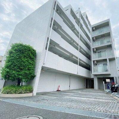 建物外観　オートロック完備
