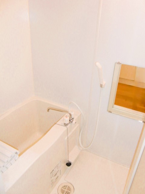 バス・シャワールーム　※写真は別部屋