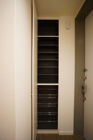 収納　玄関シューズボックスです