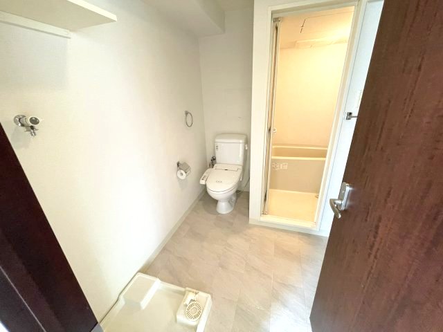 トイレ　イメージとして同建物他部屋を表示しています