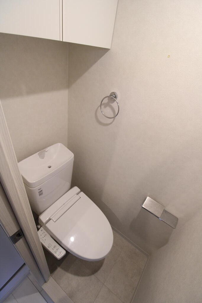 トイレ　*同物件、別部屋の写真です