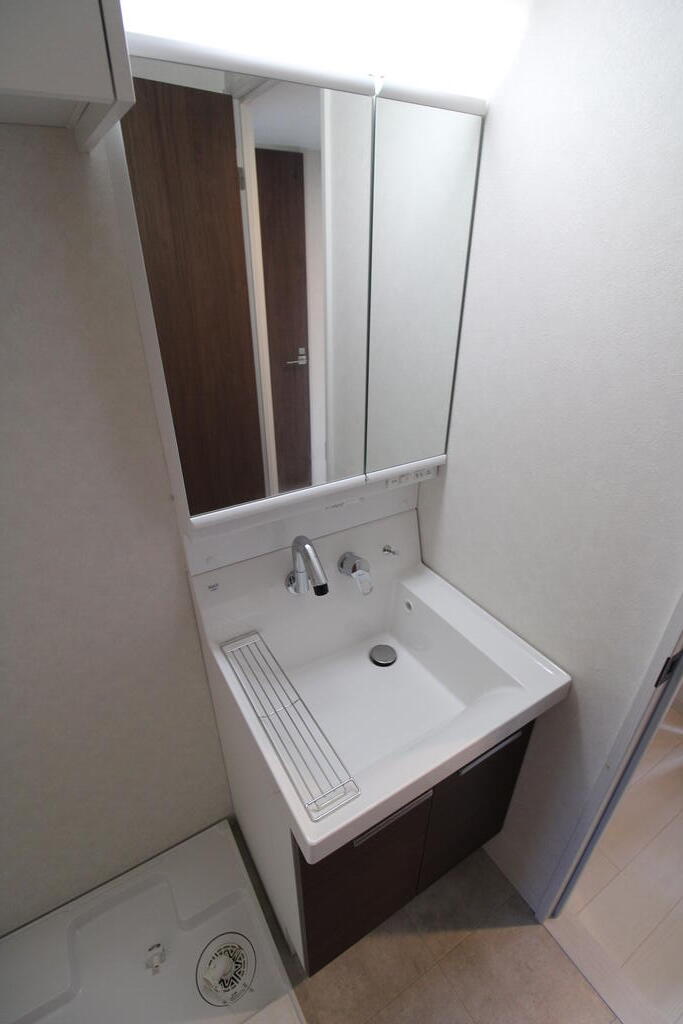 洗面設備　*同物件、別部屋の写真です