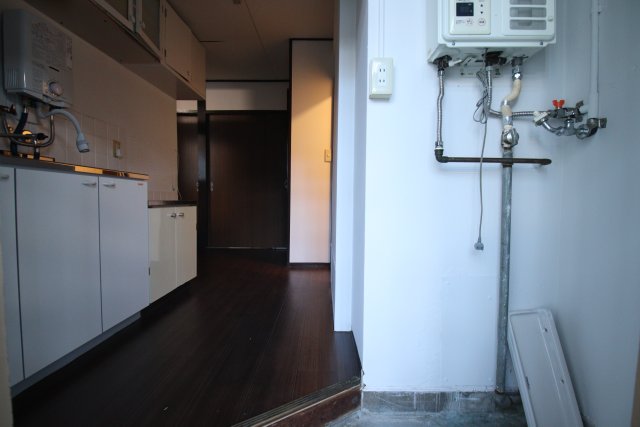 玄関　※別室の参考写真の為、現況優先です。