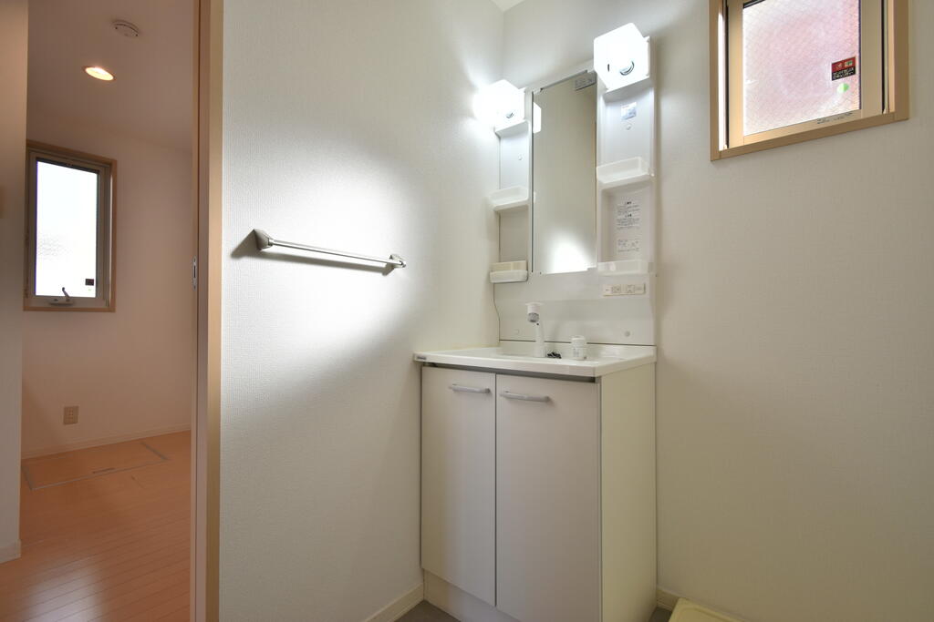 洗面設備　シャワー付洗面台