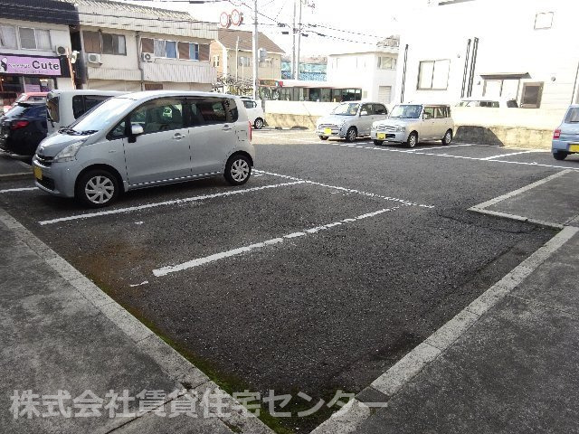 【コーポかつらぎの駐車場】