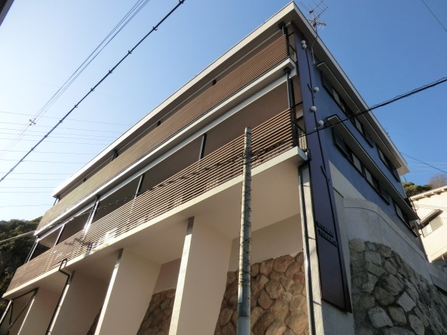 神戸市中央区中尾町のアパートの建物外観
