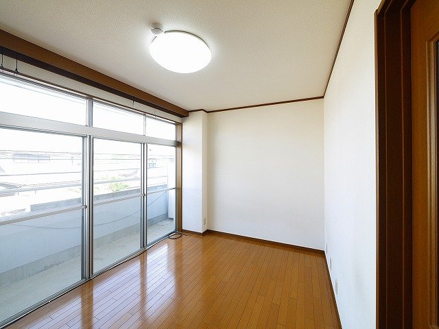 その他部屋・スペース　落ち着いて過ごせるお部屋なので、寝室にいかがでしょうか