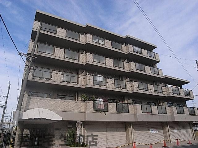 生駒市壱分町のマンションの建物外観