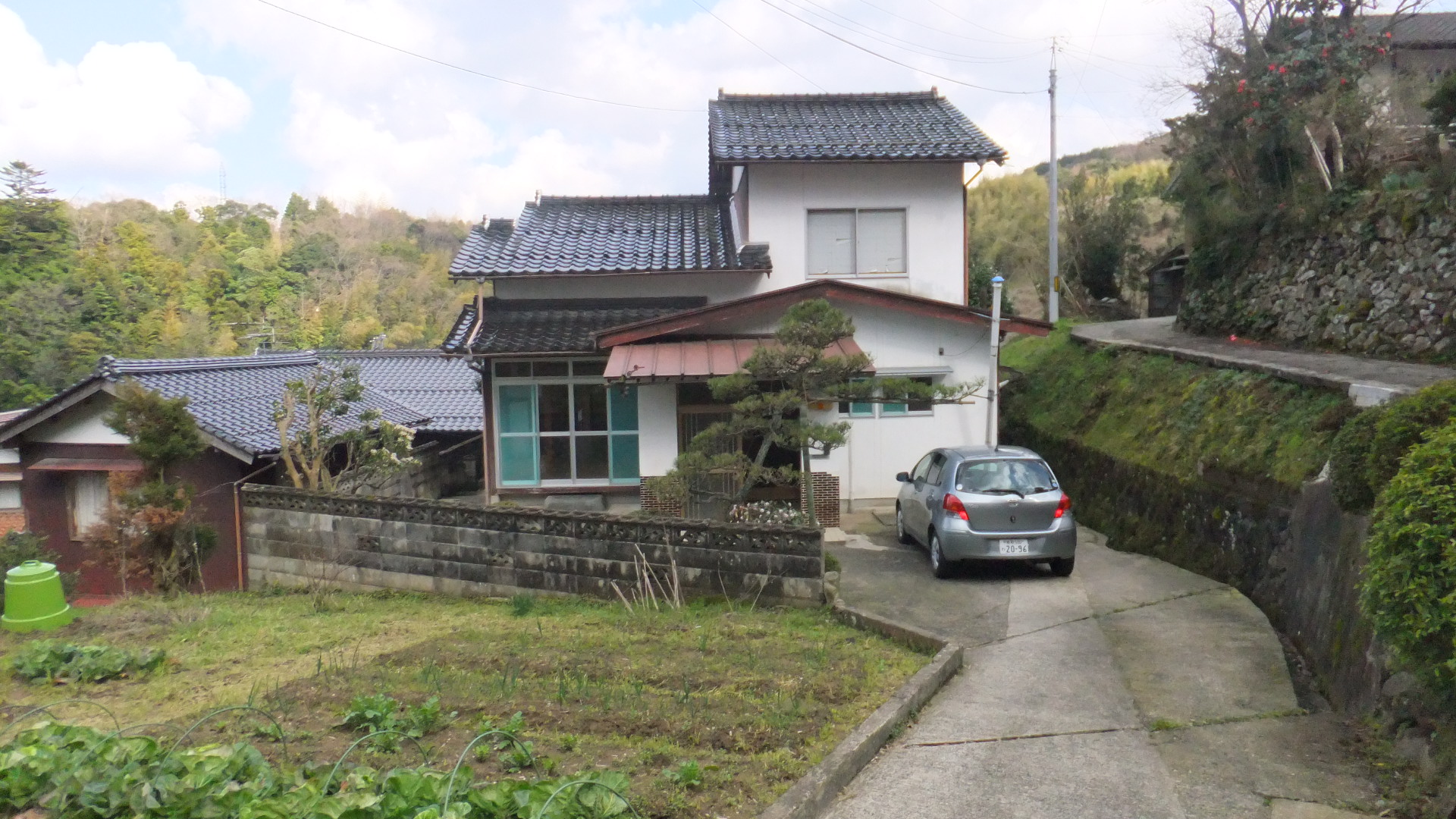 島根県松江市玉湯町布志名233番地の建物外観