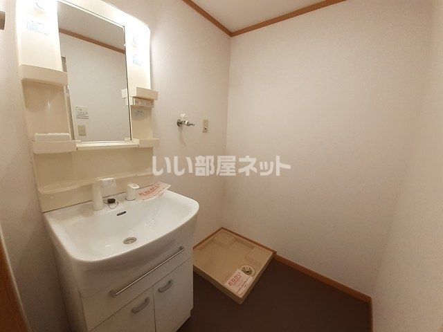【桜井市大字外山のアパートの洗面設備】