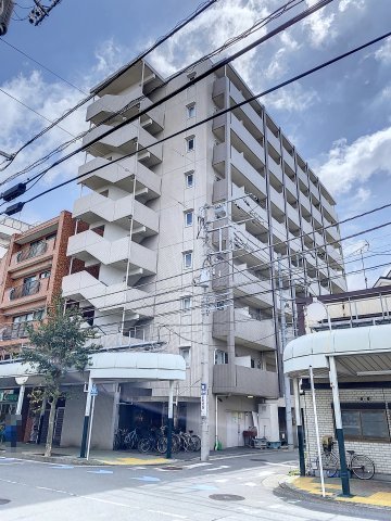 横浜市鶴見区本町通のマンションの建物外観