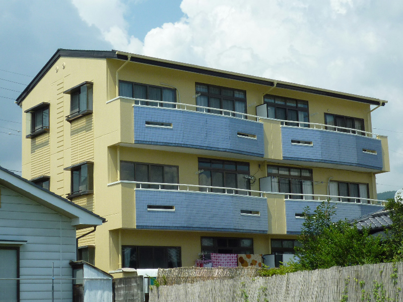 飯田市白山町のマンションの建物外観