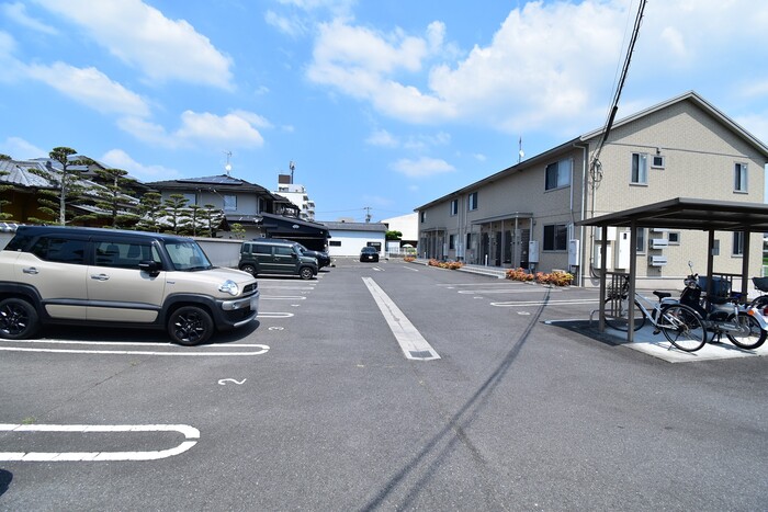 【仲多度郡琴平町のアパートの駐車場】