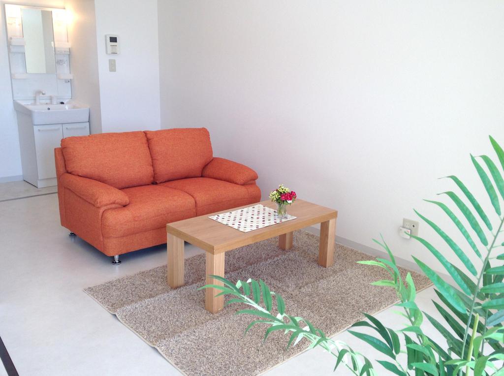 居室・リビング　クロスや床の色は異なる場合がございます。