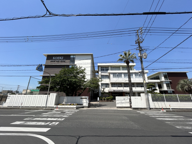 【岡山市北区岡町のアパートの中学校】