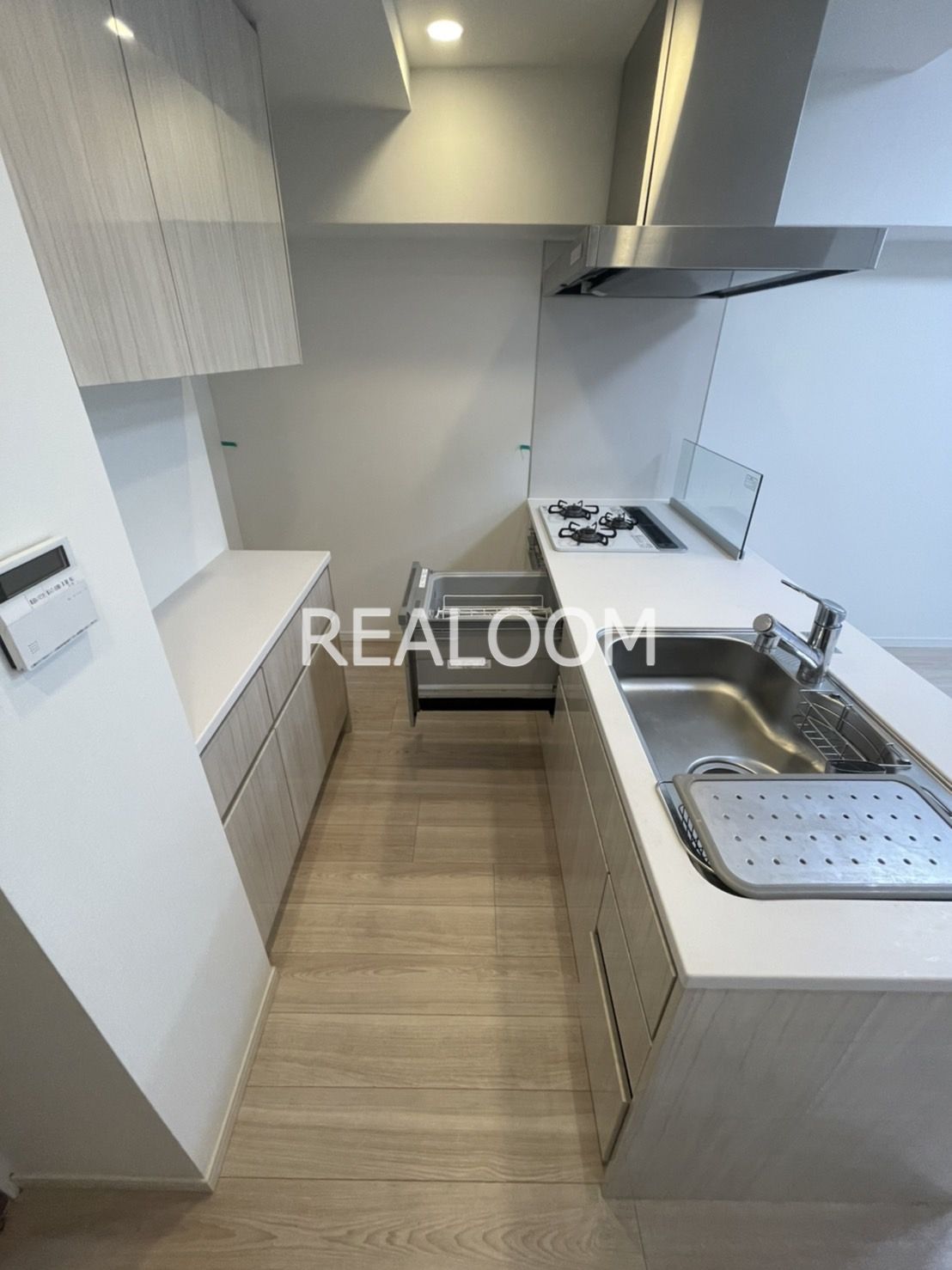 キッチン　※同タイプ別部屋参照（実際のお部屋は建具床材の色見がブラウン