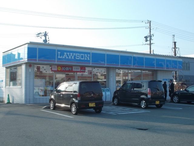 コンビニ　ローソン 松阪石津町店（コンビニ）まで577m