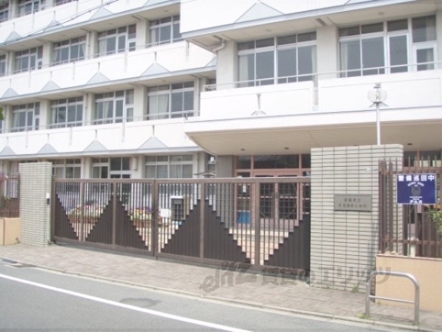 【ライオンズ伏見桃山指月城の小学校】