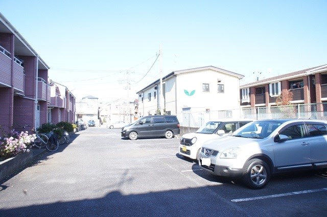 【花水木２番館の駐車場】