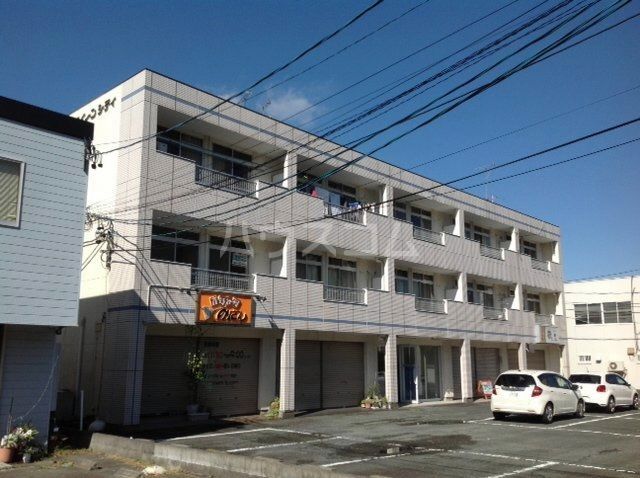 掛川市杉谷のマンションの建物外観