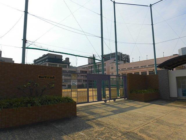 【大阪市北区堂山町のマンションの中学校】