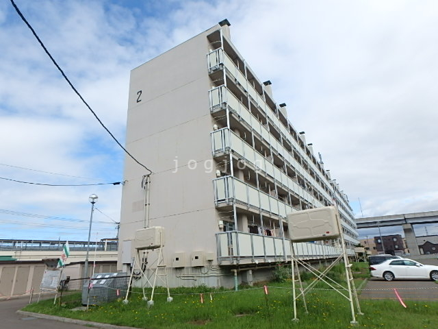 札幌市手稲区富丘一条のマンションの建物外観