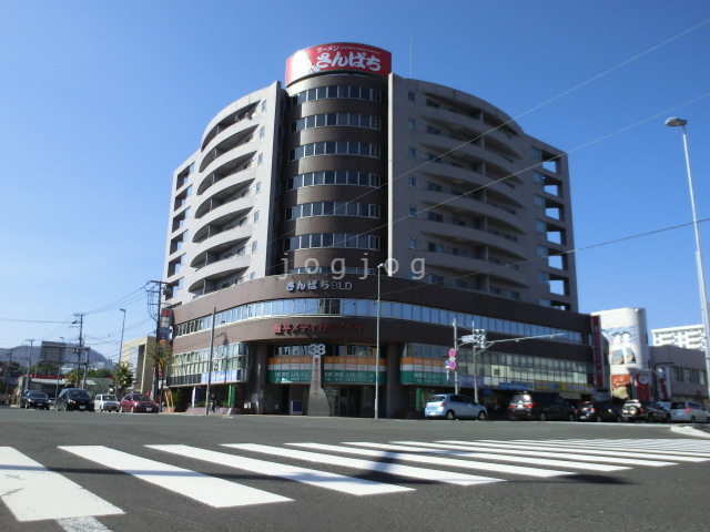 【札幌市豊平区豊平四条のマンションの建物外観】