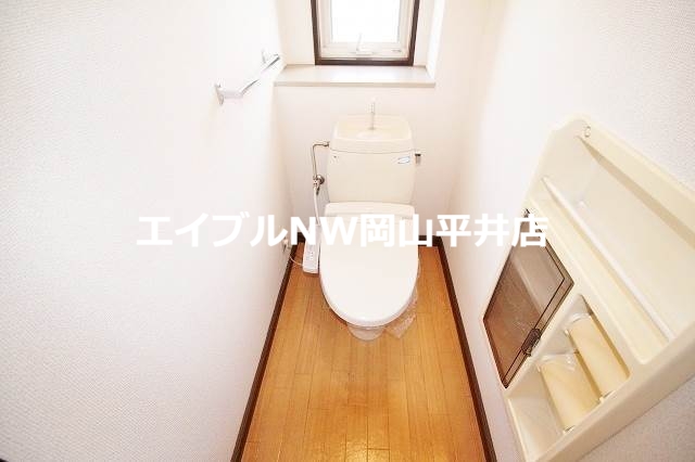 トイレ　温水洗浄便座設置済み