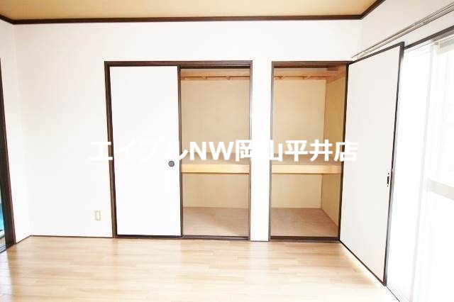 バルコニー　収納スペースも広めですね