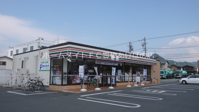 コンビニ　セブンイレブン豊橋東森岡1丁目店（コンビニ）まで338m